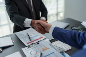 Business People Shaking Hands Together, Business Partnership Han - C. A. Nova Contábil