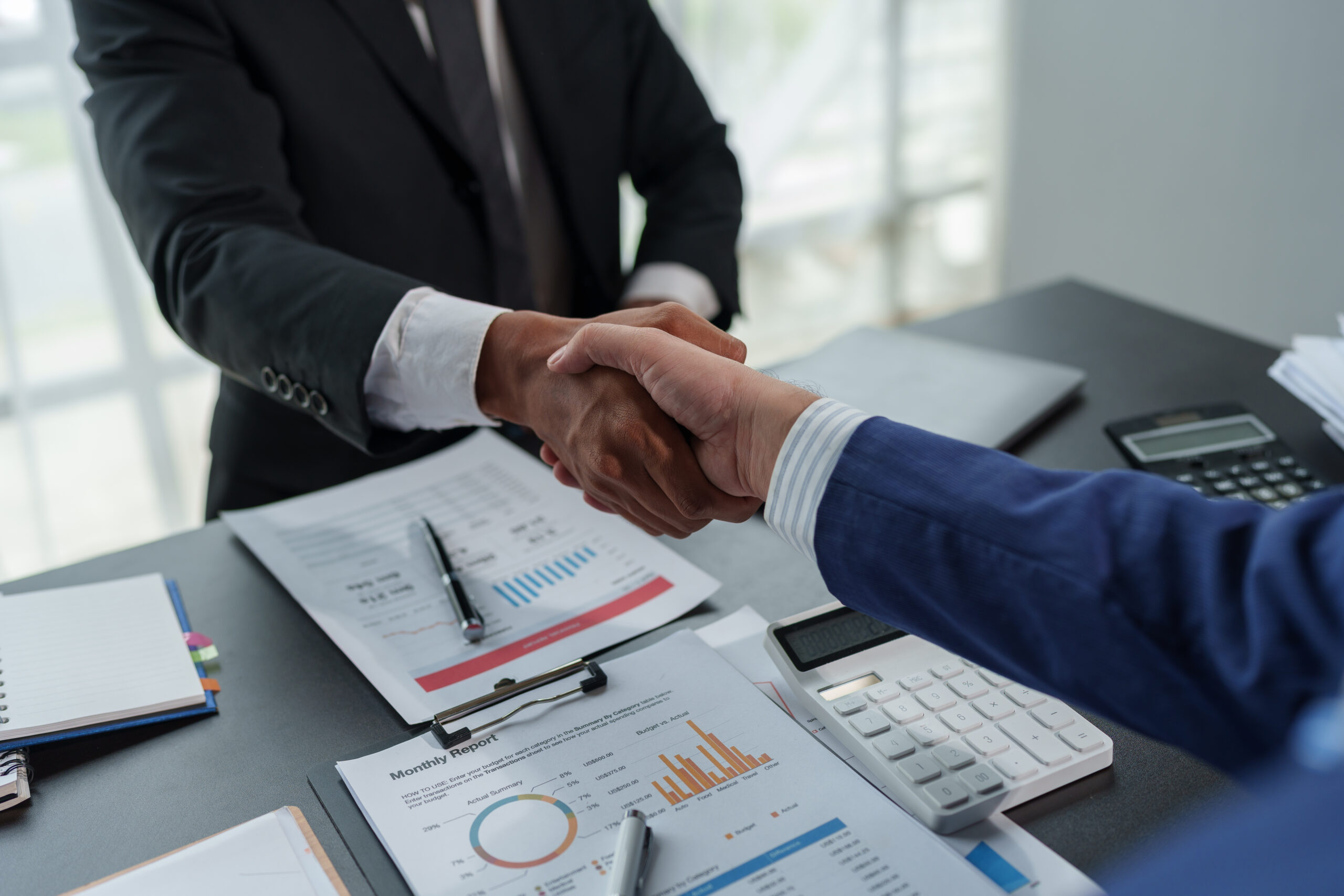 Business People Shaking Hands Together, Business Partnership Han - C. A. Nova Contábil